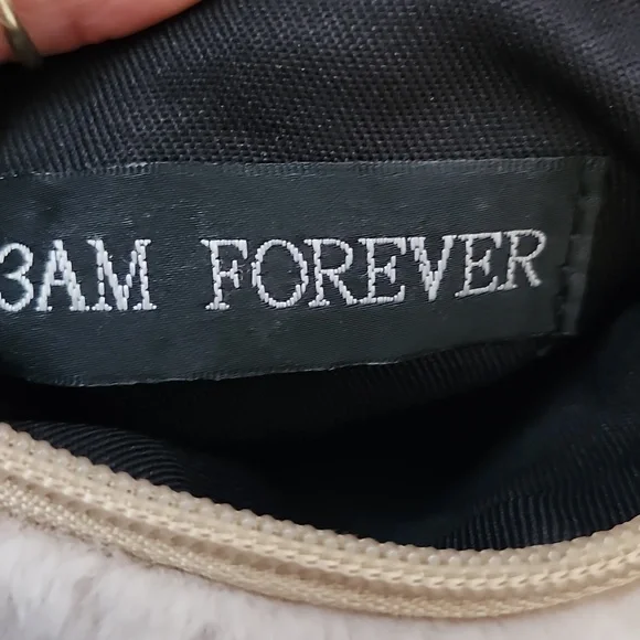 Stranger Things "Hellfire Club" Card Holder & Laynard Set with Brown Furry Bag - Picture 12 of 16